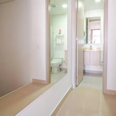 Apartamento Duplex moderno con piscina a pasos del mar *