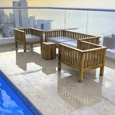 Apartamento Duplex moderno con piscina a pasos del mar