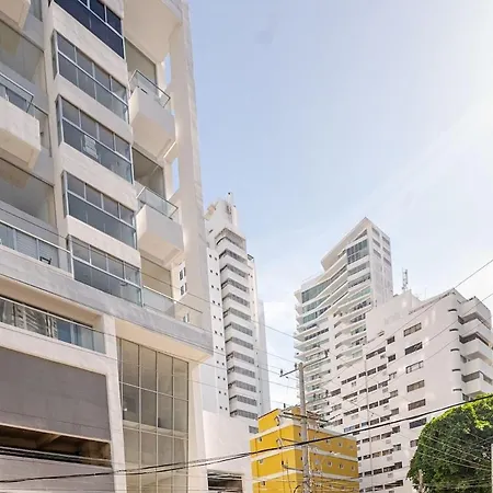 Apartamento Duplex moderno con piscina a pasos del mar *
