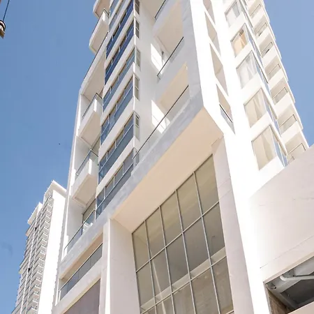 Duplex moderno con piscina a pasos del mar