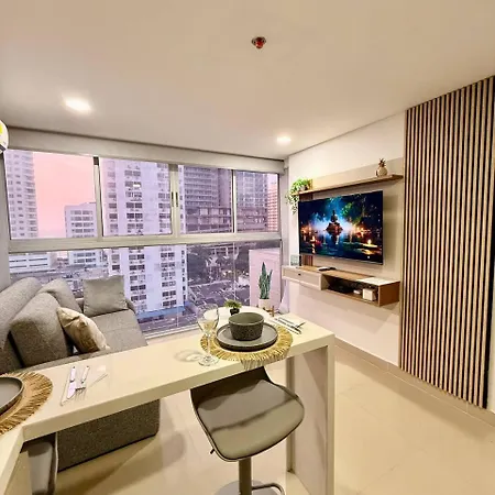 Apartamento Duplex moderno con piscina a pasos del mar