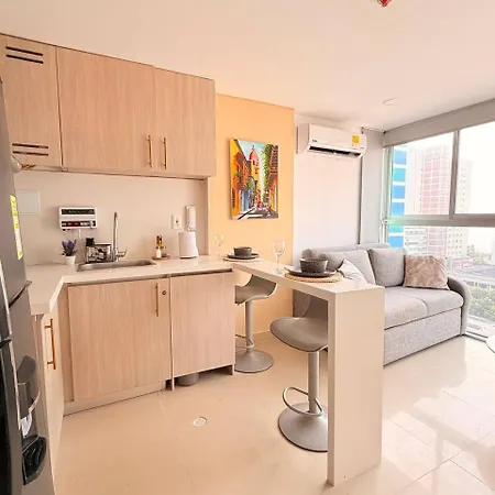 Duplex moderno con piscina a pasos del mar *