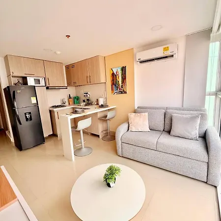 Duplex moderno con piscina a pasos del mar *