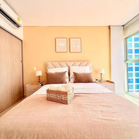 Apartamento Duplex moderno con piscina a pasos del mar *