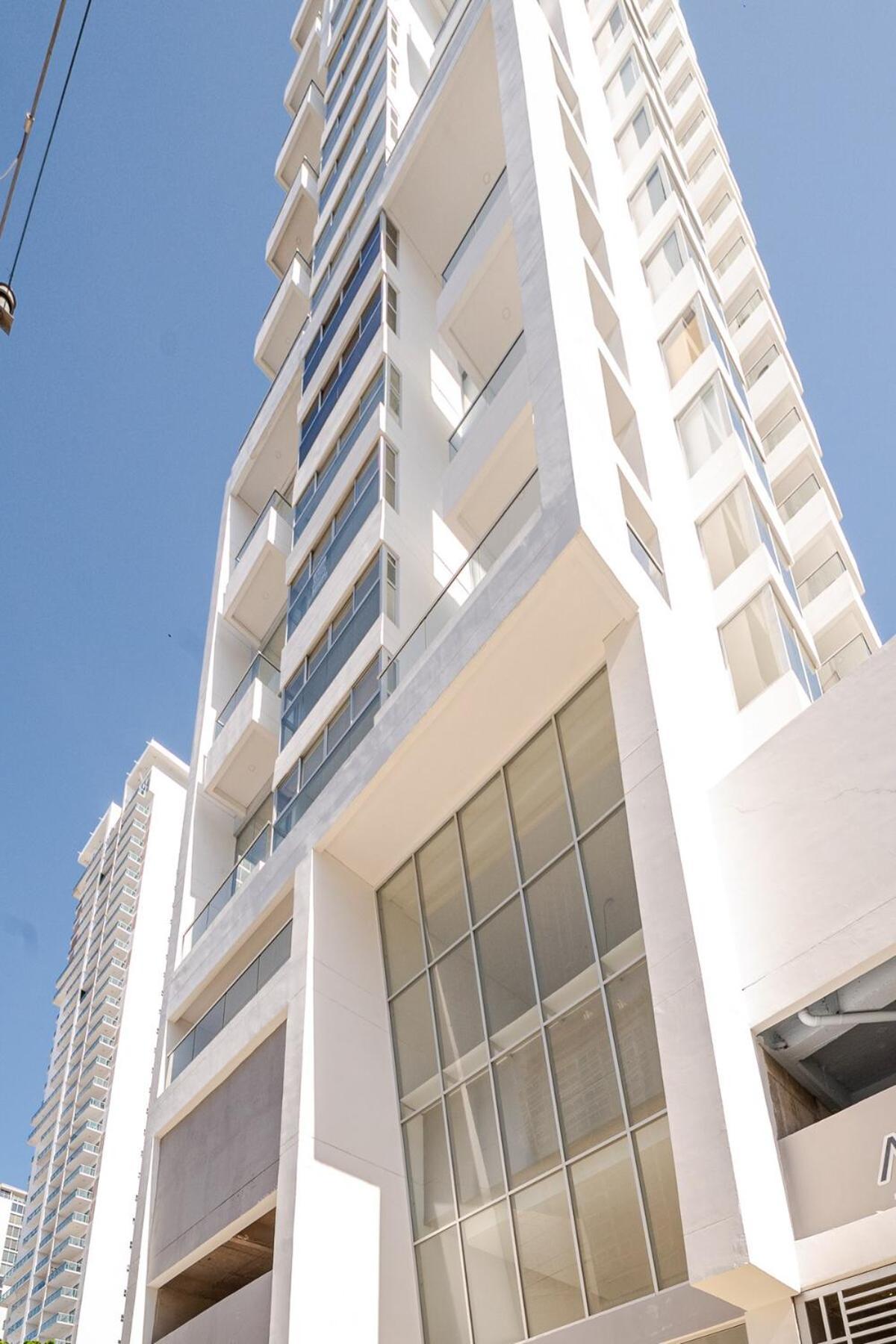 Duplex Moderno Con Piscina A Pasos Del Mar